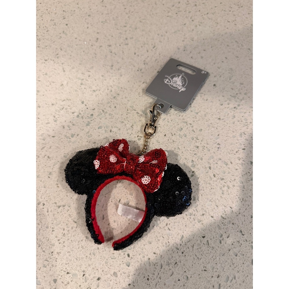 NWT 2026 Disney Parks Minnie Mouse Black & Red Sequin Ear Headband Keychain